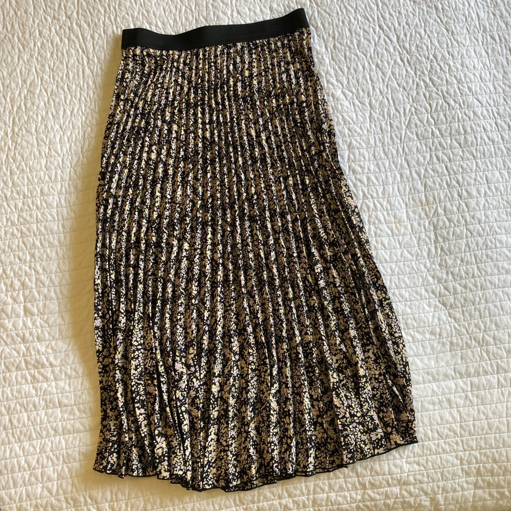 Vince camuto pleated a line skirt